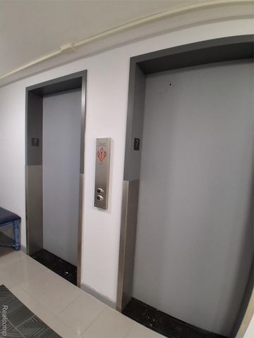 8900 E Jefferson 725 & 726, Detroit, MI 48214