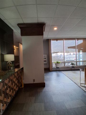 8900 E Jefferson 725 & 726, Detroit, MI 48214