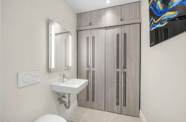 143 READE Street PH1, New York City, NY 10013