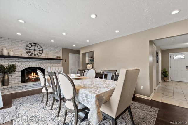 27464 E Skye Drive, Farmington Hills, MI 48334