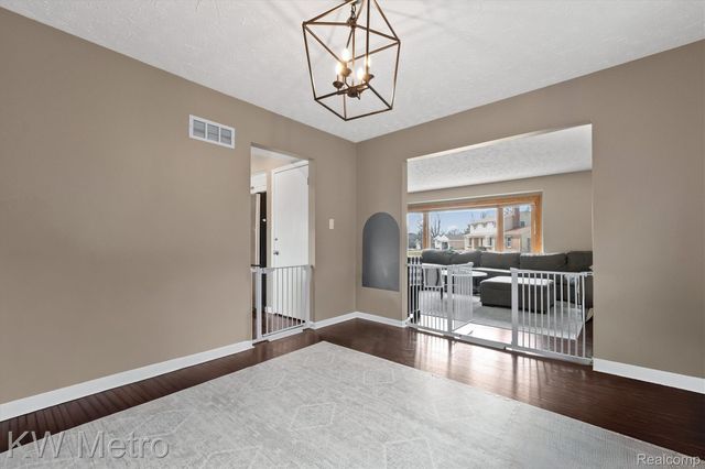 27464 E Skye Drive, Farmington Hills, MI 48334