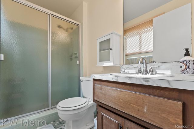 27464 E Skye Drive, Farmington Hills, MI 48334