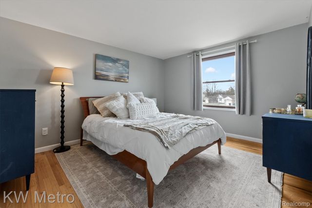 27464 E Skye Drive, Farmington Hills, MI 48334