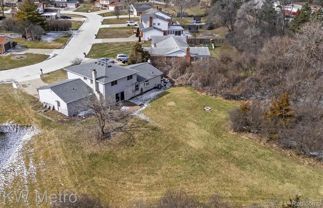 27464 E Skye Drive, Farmington Hills, MI 48334
