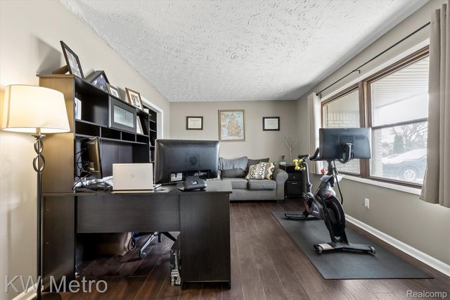 27464 E Skye Drive, Farmington Hills, MI 48334