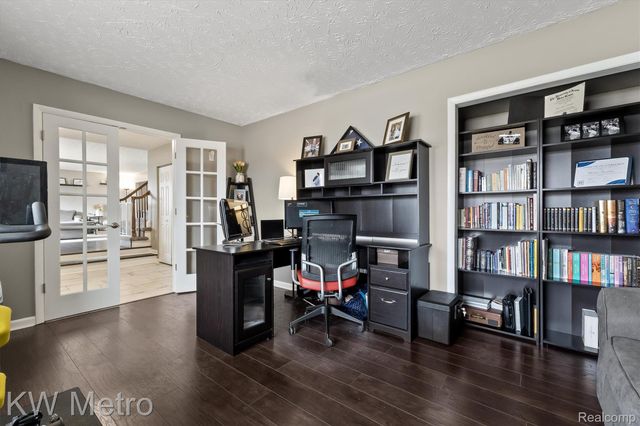 27464 E Skye Drive, Farmington Hills, MI 48334