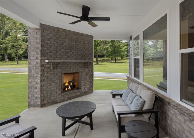 883 White Willow Lane, Brunswick, OH 44212