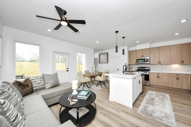 9026 Scott Street, Houston, TX 77051