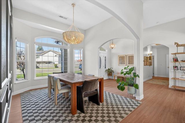1555 Taylor Lane, Madera, CA 93637