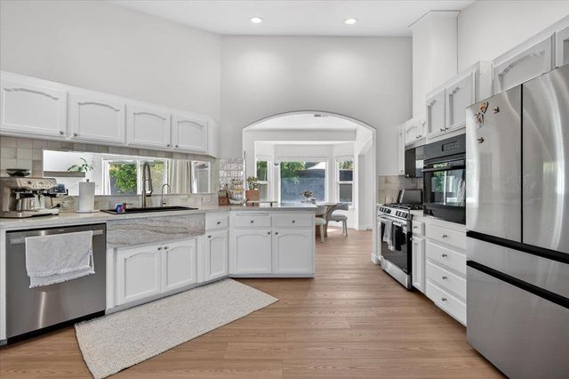 1555 Taylor Lane, Madera, CA 93637