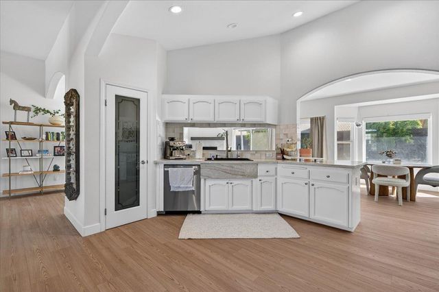 1555 Taylor Lane, Madera, CA 93637