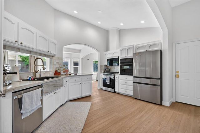 1555 Taylor Lane, Madera, CA 93637