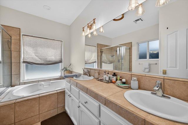1555 Taylor Lane, Madera, CA 93637