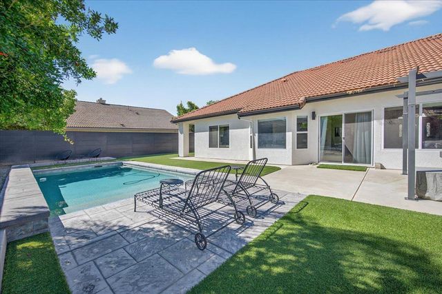 1555 Taylor Lane, Madera, CA 93637