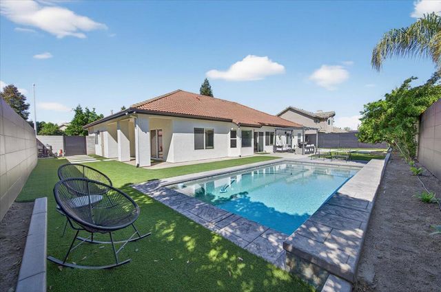 1555 Taylor Lane, Madera, CA 93637