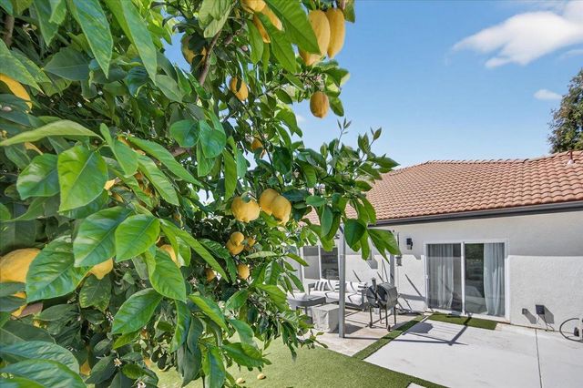 1555 Taylor Lane, Madera, CA 93637