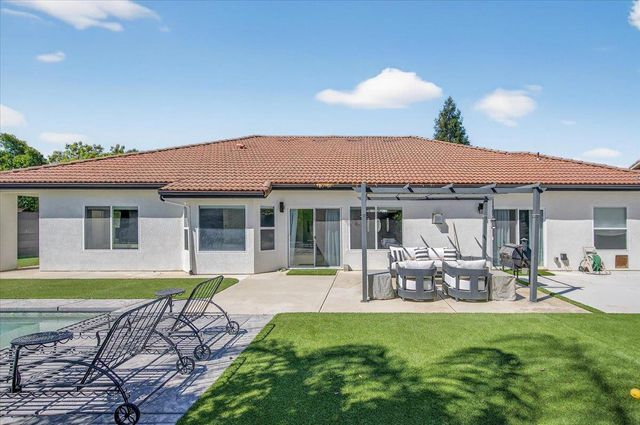 1555 Taylor Lane, Madera, CA 93637
