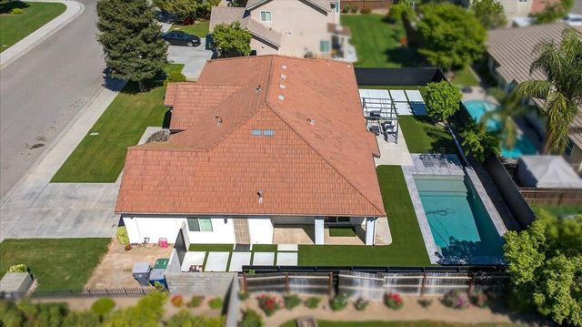 1555 Taylor Lane, Madera, CA 93637