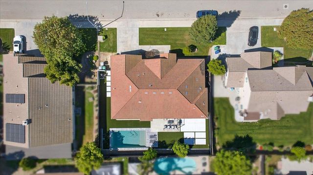 1555 Taylor Lane, Madera, CA 93637