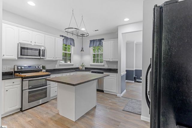 428 Winding Oak Drive, Woodruff, SC 29388