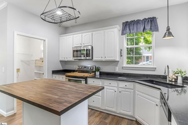 428 Winding Oak Drive, Woodruff, SC 29388