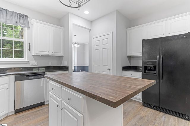 428 Winding Oak Drive, Woodruff, SC 29388
