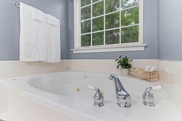 428 Winding Oak Drive, Woodruff, SC 29388