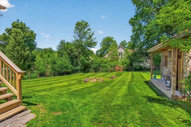 121 Hull Avenue, Wallingford, VT 05773