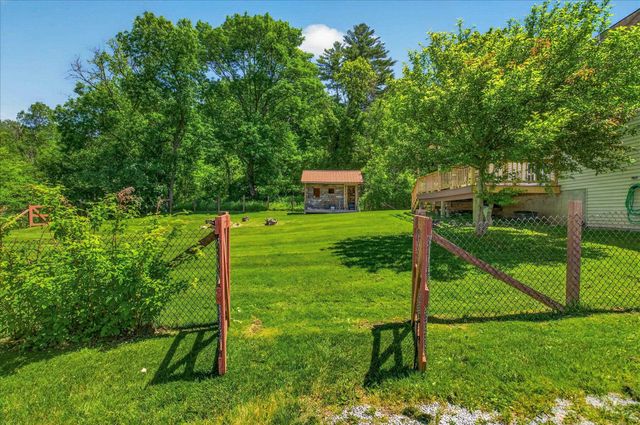 121 Hull Avenue, Wallingford, VT 05773