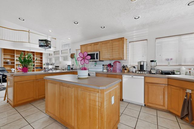 9150 Carmel Avenue NE, Albuquerque, NM 87122