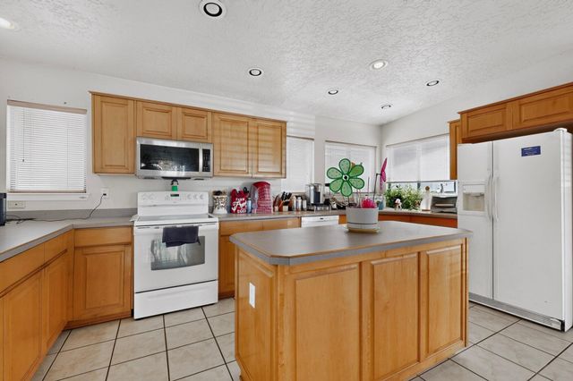 9150 Carmel Avenue NE, Albuquerque, NM 87122