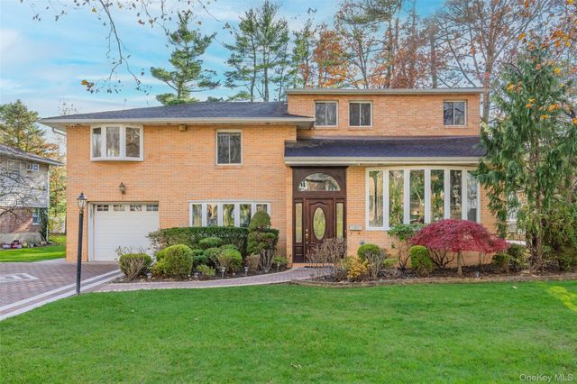 38 Lake Drive, Manhasset Hills, NY 11040