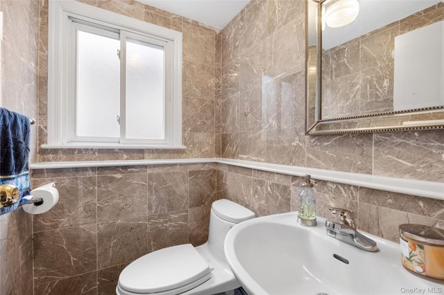 38 Lake Drive, Manhasset Hills, NY 11040