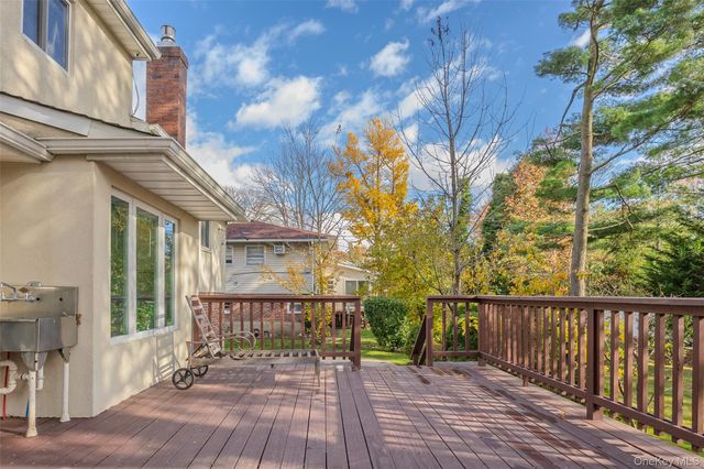 38 Lake Drive, Manhasset Hills, NY 11040