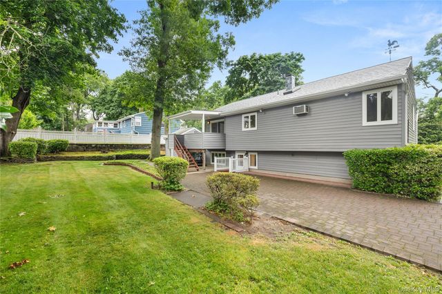 142 Mohican Avenue, Ronkonkoma, NY 11779