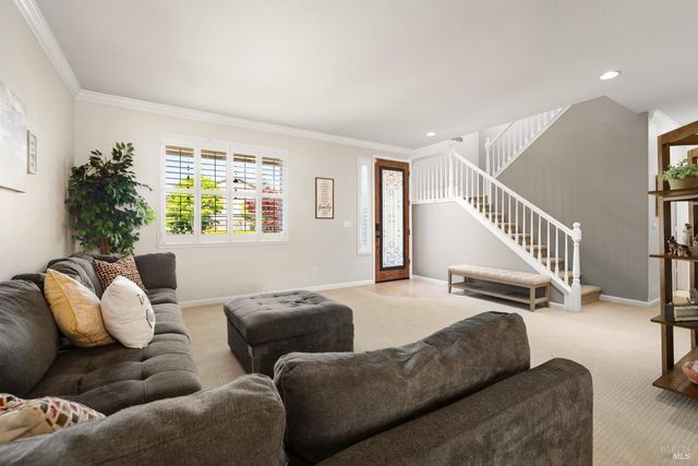 1001 Barkwood Ct, Vacaville, CA 95687