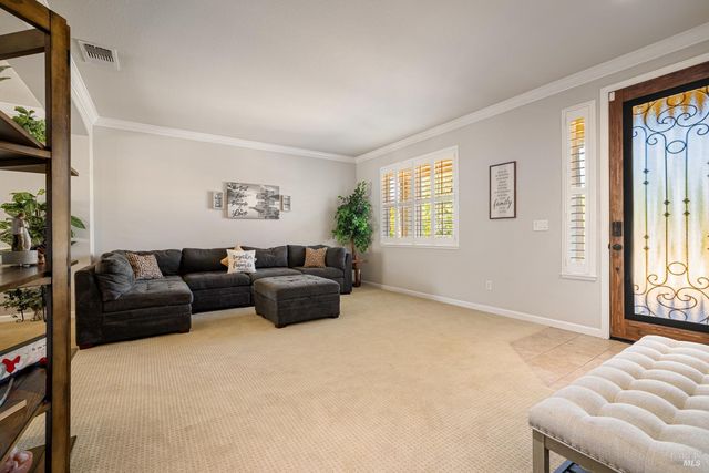 1001 Barkwood Ct, Vacaville, CA 95687