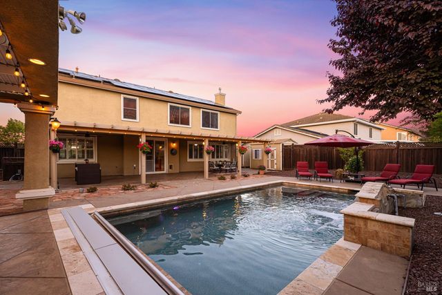 1001 Barkwood Ct, Vacaville, CA 95687