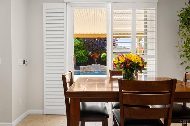 1001 Barkwood Ct, Vacaville, CA 95687