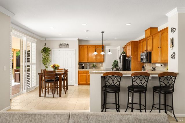 1001 Barkwood Ct, Vacaville, CA 95687