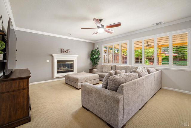 1001 Barkwood Ct, Vacaville, CA 95687