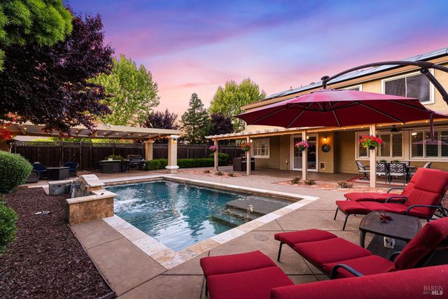 1001 Barkwood Ct, Vacaville, CA 95687