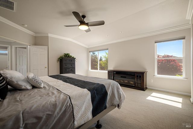 1001 Barkwood Ct, Vacaville, CA 95687