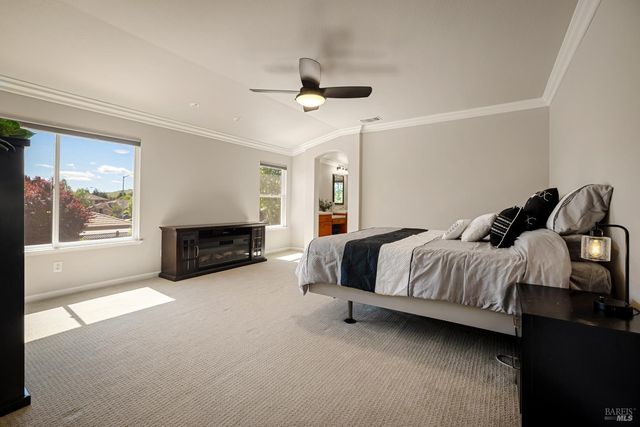 1001 Barkwood Ct, Vacaville, CA 95687