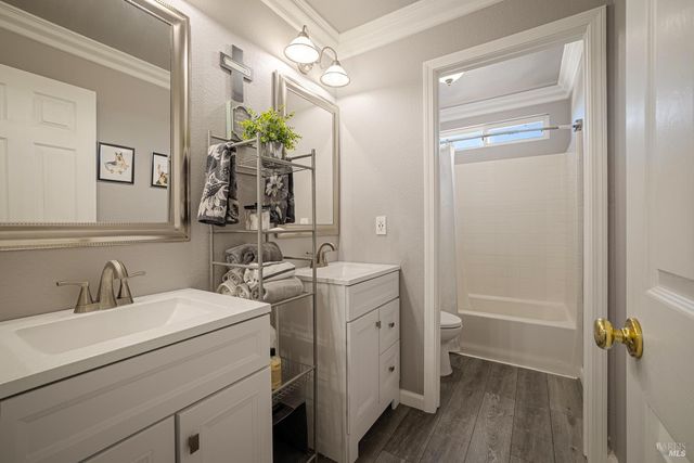 1001 Barkwood Ct, Vacaville, CA 95687