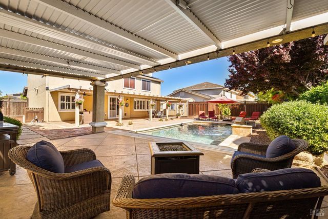 1001 Barkwood Ct, Vacaville, CA 95687