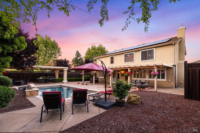 1001 Barkwood Ct, Vacaville, CA 95687