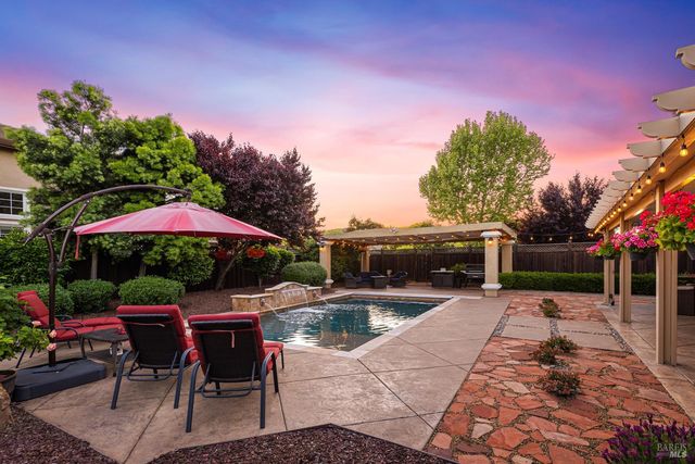 1001 Barkwood Ct, Vacaville, CA 95687