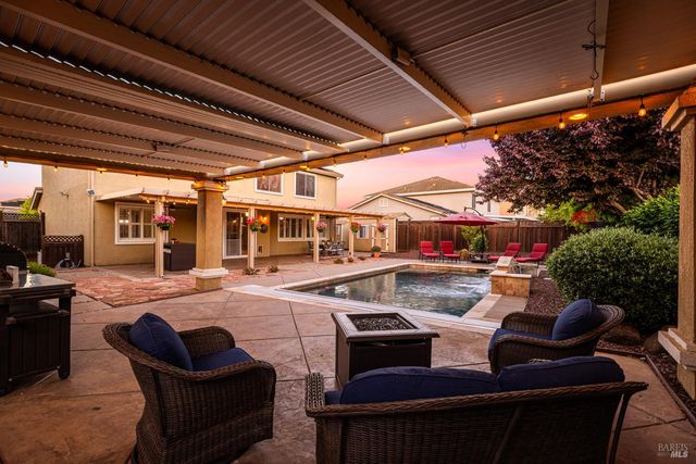 1001 Barkwood Ct, Vacaville, CA 95687