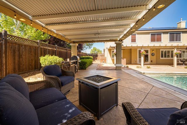 1001 Barkwood Ct, Vacaville, CA 95687